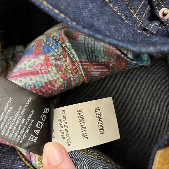 Johnny Was Marseille Baby Boot Cut Jeans Dark Wash sz 25 NWT - Picture 16 of 16